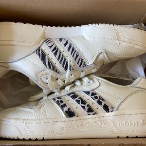 Adidas Rivalry Low Women's Sneaker - W 8 1/2